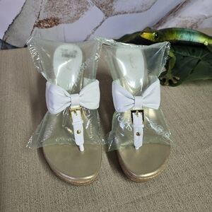 QUPID | White Bow Cork Wedge Sandals Thong Style Size 8.5 NEW